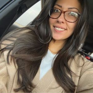 Meet your Posher, Hannah